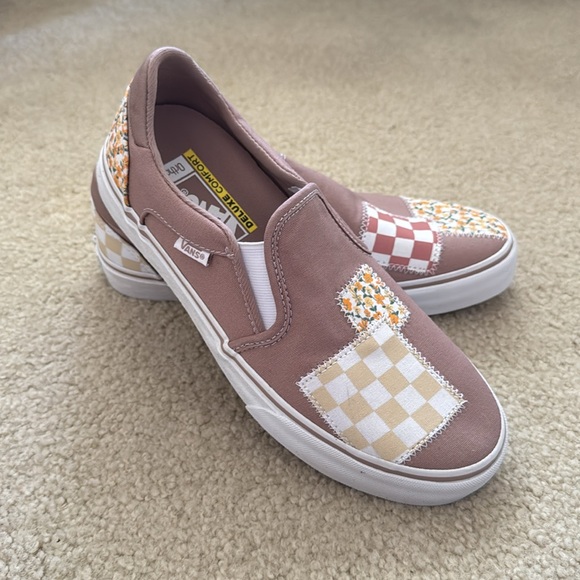 Vans Womens Patchwork Slip-On Sneakers - Tan/Multi color. Women’s size 9.5 NWOB - Picture 3 of 8
